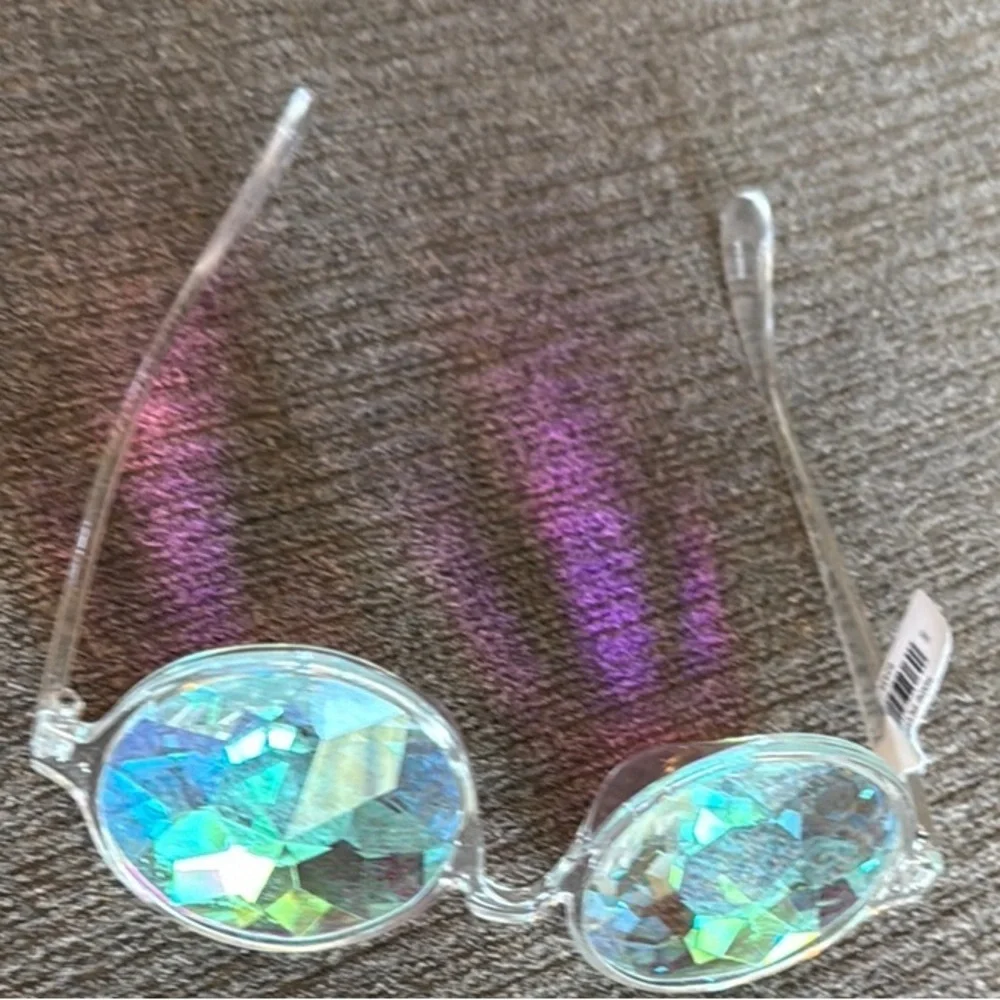 Kaleidoscope Holographic Rave Glasses with Trippy Prism One Size, Clear **READ**